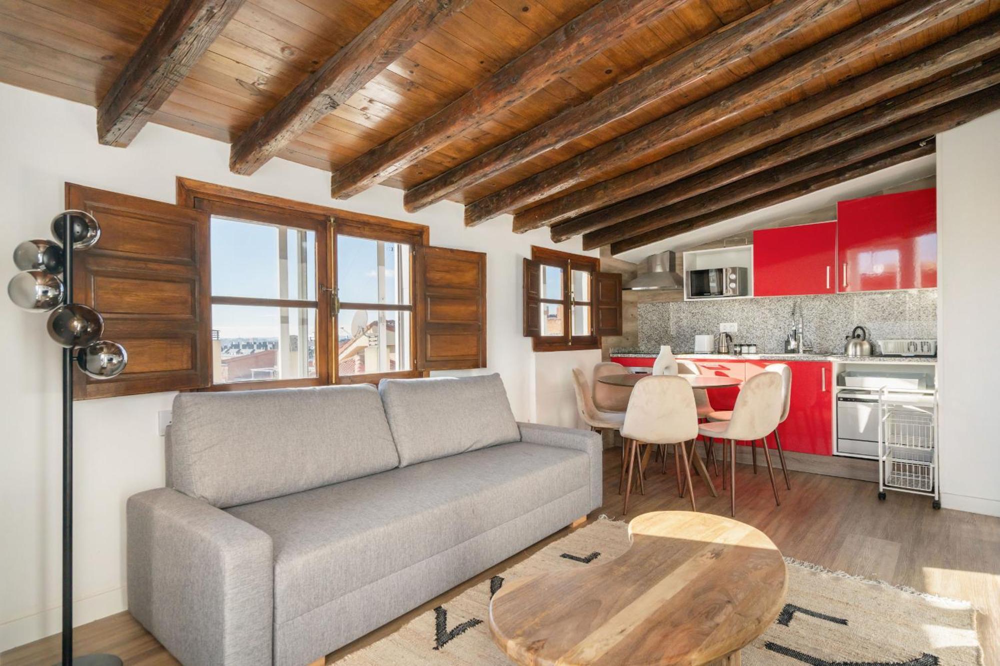 Appartamento Atico Con Terraza En Lavapies Alquiler Temporal Madrid Esterno foto