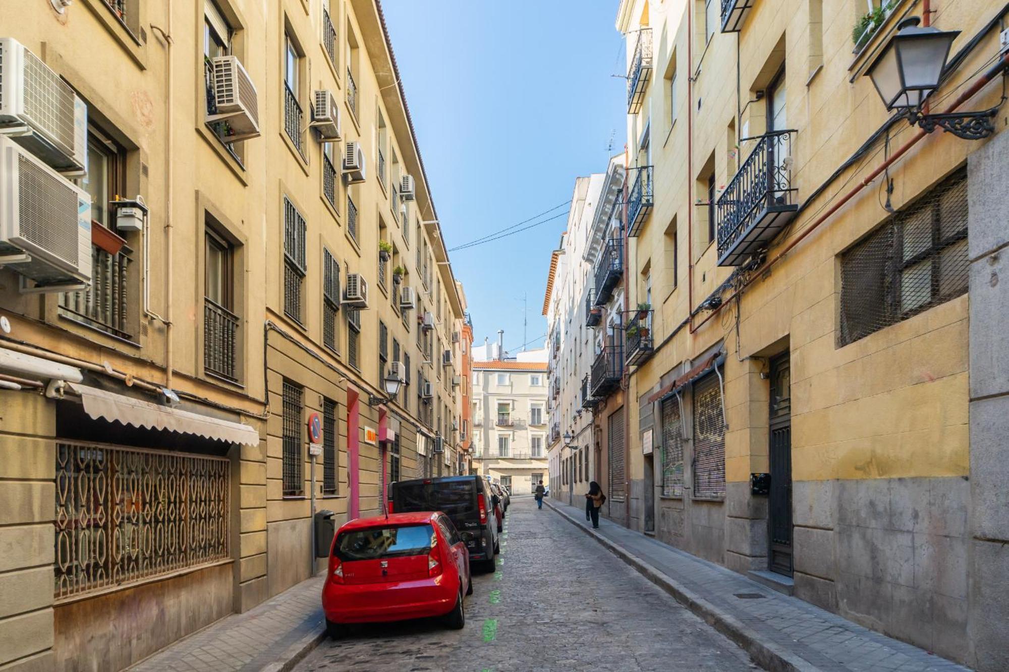 Appartamento Atico Con Terraza En Lavapies Alquiler Temporal Madrid Esterno foto